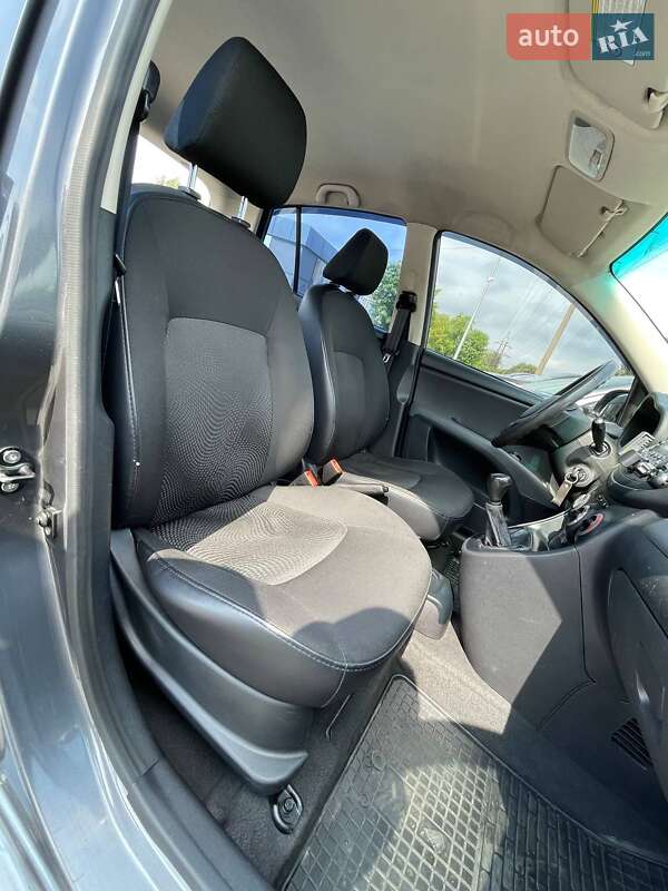 Хэтчбек Hyundai i10 2012 в Львове