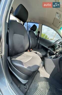 Хэтчбек Hyundai i10 2012 в 
