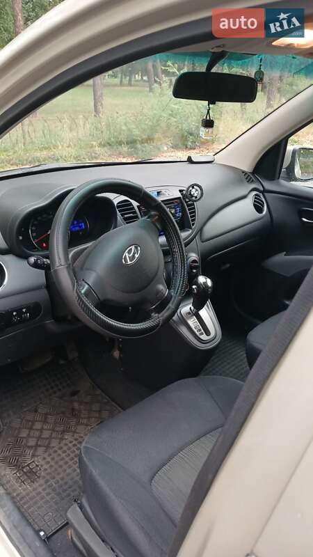 Хэтчбек Hyundai i10 2012 в Киеве