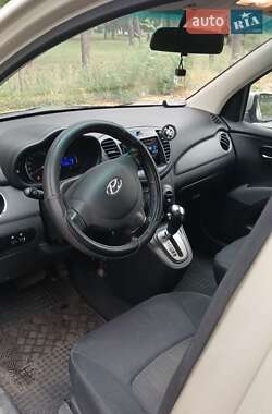 Хетчбек Hyundai i10 2012 в 