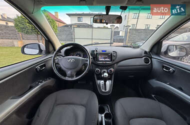 Хэтчбек Hyundai i10 2011 в 