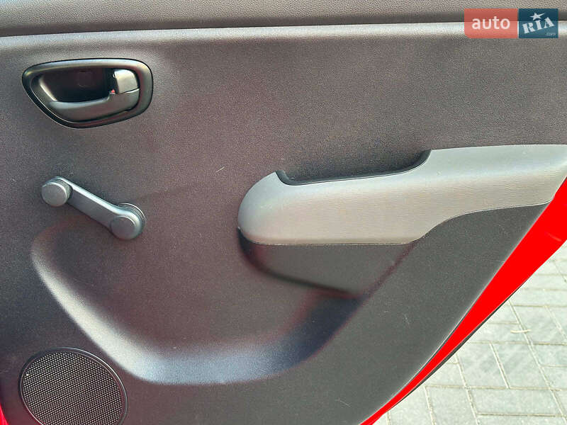 Хэтчбек Hyundai i10 2009 в Одессе фото 15 Хэтчбек Hyundai i10 2009 в Одессе