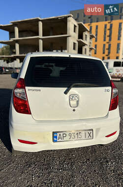 Хэтчбек Hyundai i10 2011 в 