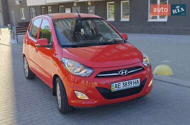 Хэтчбек Hyundai i10 2012 в 