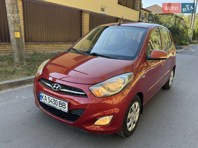 Хэтчбек Hyundai i10 2012 в Киеве