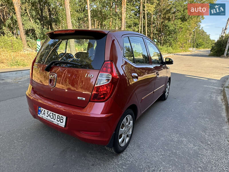Хэтчбек Hyundai i10 2012 в Киеве