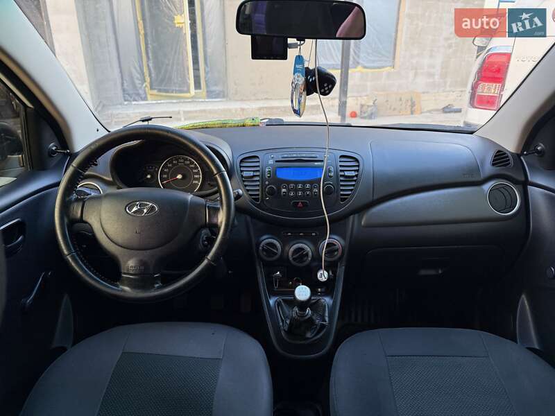 Хэтчбек Hyundai i10 2011 в Переяславе