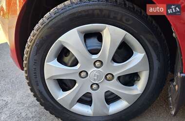 Хэтчбек Hyundai i10 2013 в 
