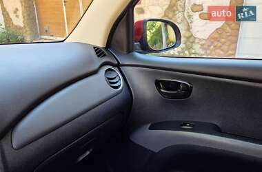 Хэтчбек Hyundai i10 2013 в 