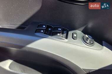 Хэтчбек Hyundai i10 2013 в 