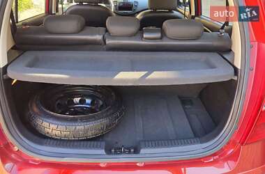 Хэтчбек Hyundai i10 2013 в 