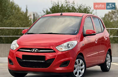 Хэтчбек Hyundai i10 2012 в 