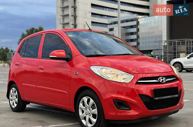 Хэтчбек Hyundai i10 2012 в 