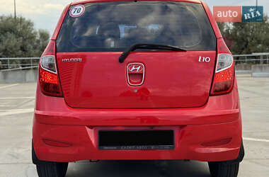 Хэтчбек Hyundai i10 2012 в 
