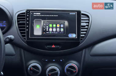 Хэтчбек Hyundai i10 2012 в 