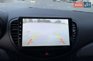 Хэтчбек Hyundai i10 2012 в 