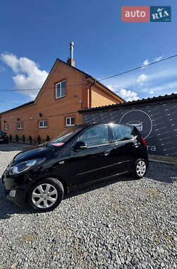 Хэтчбек Hyundai i10 2011 в Дергачах