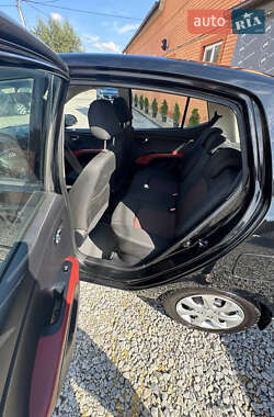 Хэтчбек Hyundai i10 2011 в 