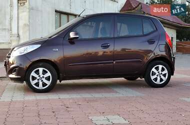Хэтчбек Hyundai i10 2012 в 