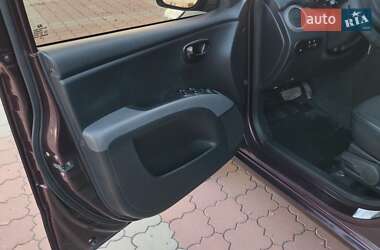 Хэтчбек Hyundai i10 2012 в 