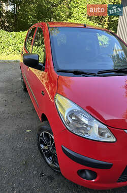 Хэтчбек Hyundai i10 2010 в 