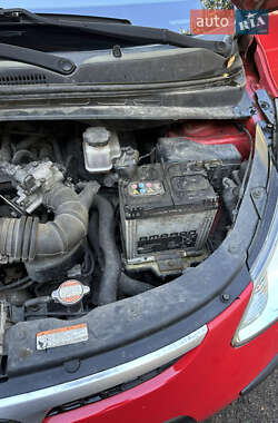 Хэтчбек Hyundai i10 2010 в 