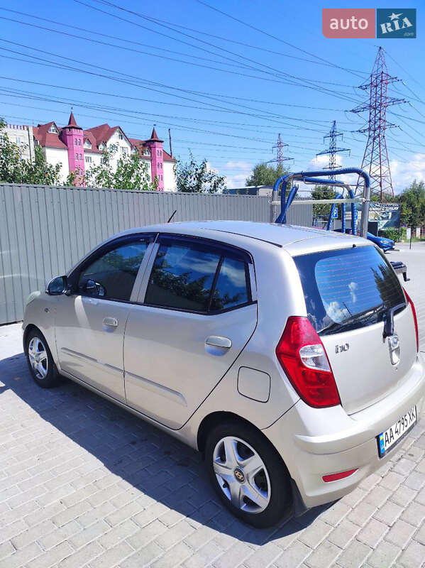 Хетчбек Hyundai i10 2013 в Києві
