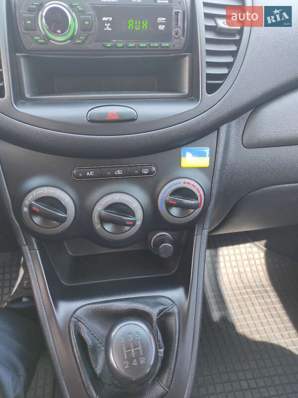 Хетчбек Hyundai i10 2013 в Києві