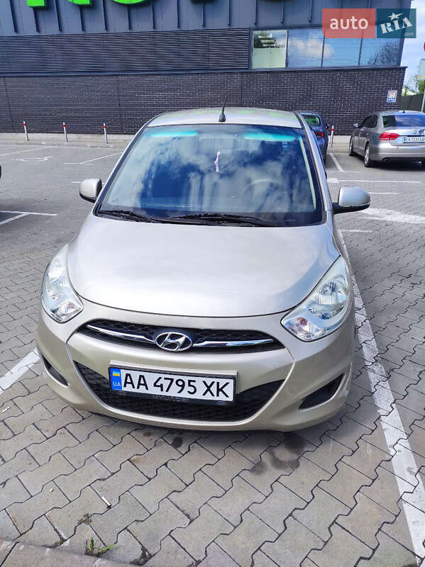 Хетчбек Hyundai i10 2013 в Києві