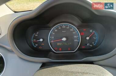 Хэтчбек Hyundai i10 2009 в 