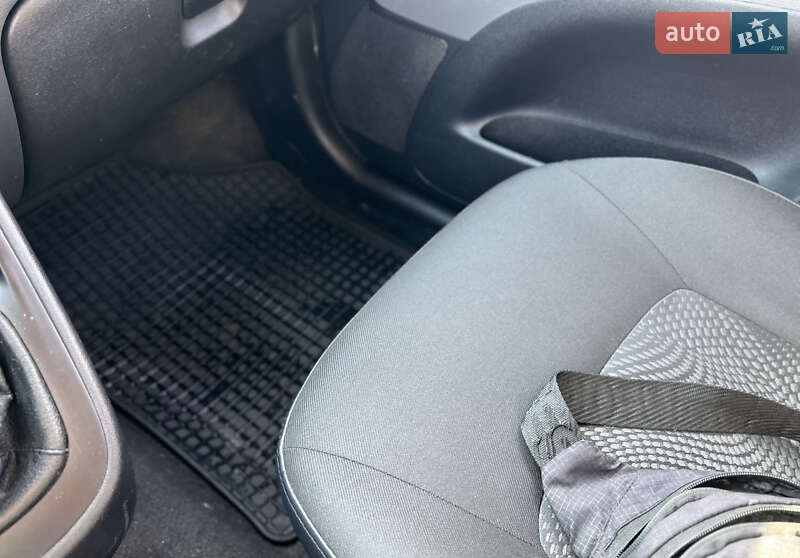 Хэтчбек Hyundai i10 2013 в Харькове фото 14 Хэтчбек Hyundai i10 2013 в Харькове