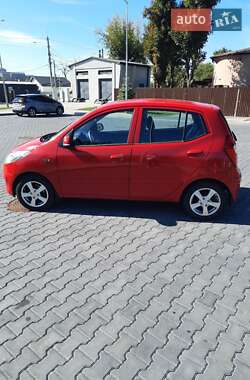 Хэтчбек Hyundai i10 2012 в 