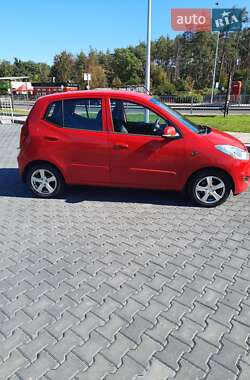 Хэтчбек Hyundai i10 2012 в 