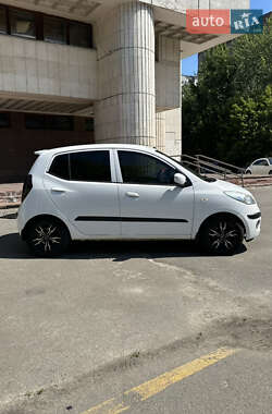 Хэтчбек Hyundai i10 2008 в 