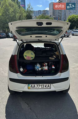 Хэтчбек Hyundai i10 2008 в 