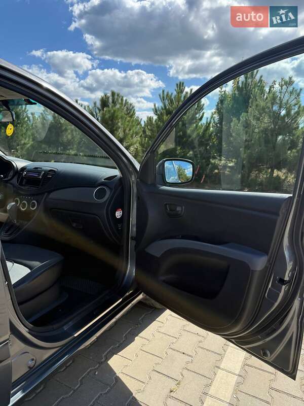 Хэтчбек Hyundai i10 2008 в Одессе