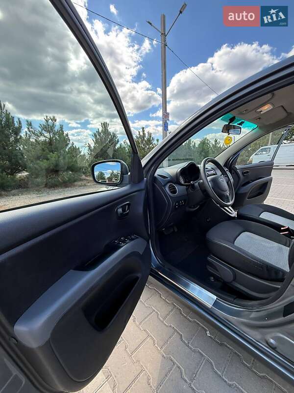 Хэтчбек Hyundai i10 2008 в Одессе