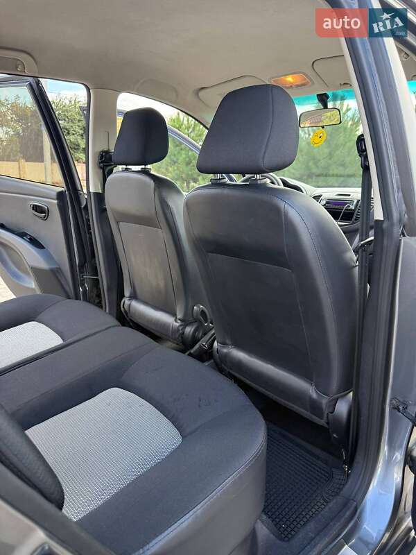 Хэтчбек Hyundai i10 2008 в Одессе