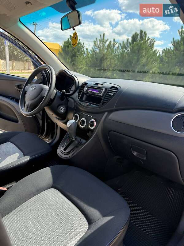 Хэтчбек Hyundai i10 2008 в Одессе