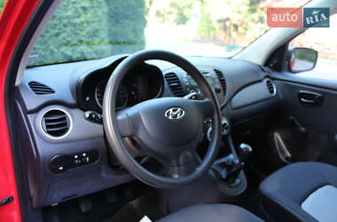 Хэтчбек Hyundai i10 2009 в 