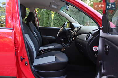 Хэтчбек Hyundai i10 2009 в 
