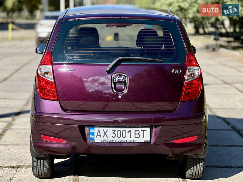 Хэтчбек Hyundai i10 2012 в Харькове