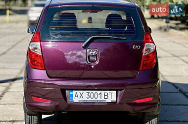 Хэтчбек Hyundai i10 2012 в 