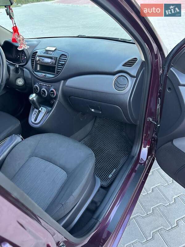 Хэтчбек Hyundai i10 2011 в Ровно