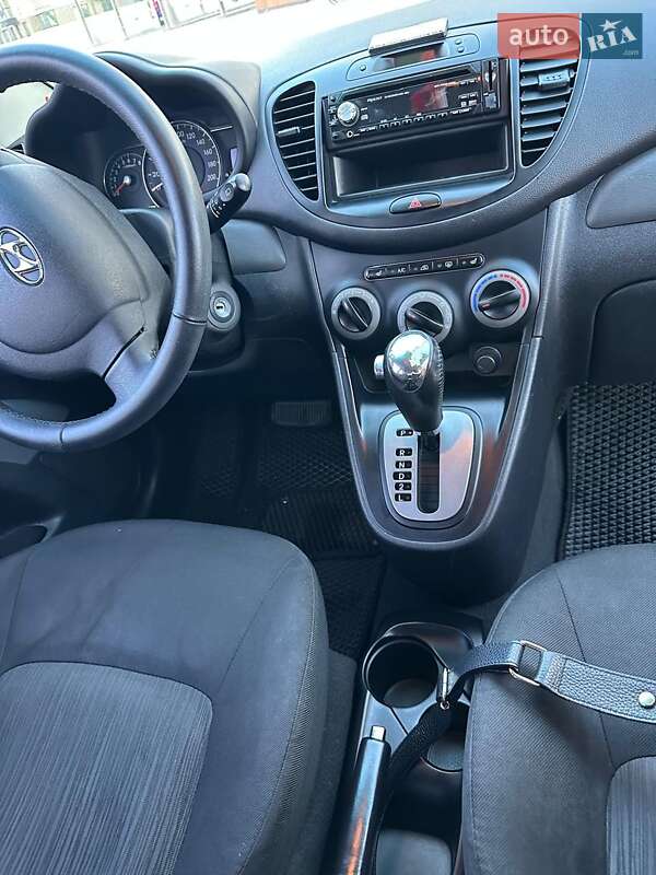 Хэтчбек Hyundai i10 2011 в Ровно
