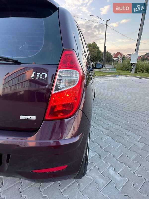 Хэтчбек Hyundai i10 2011 в Ровно