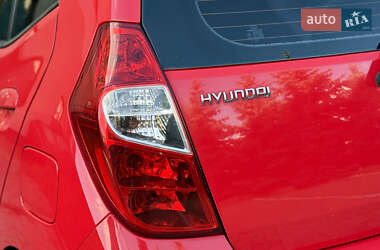 Хэтчбек Hyundai i10 2012 в 