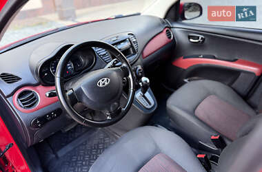 Хэтчбек Hyundai i10 2012 в 