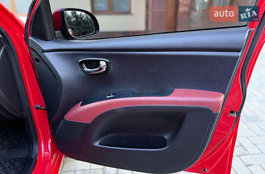 Хэтчбек Hyundai i10 2012 в 
