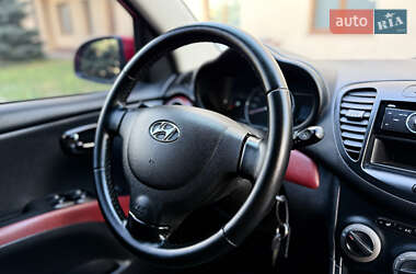 Хэтчбек Hyundai i10 2012 в 